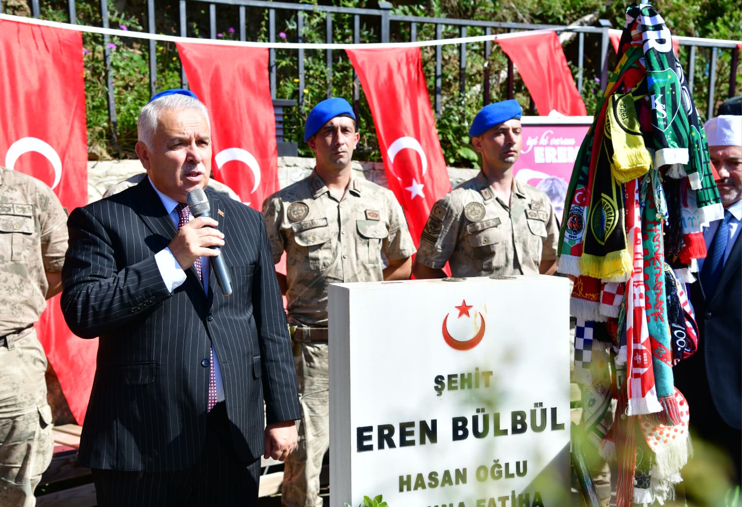 Aziz Yıldırım 1