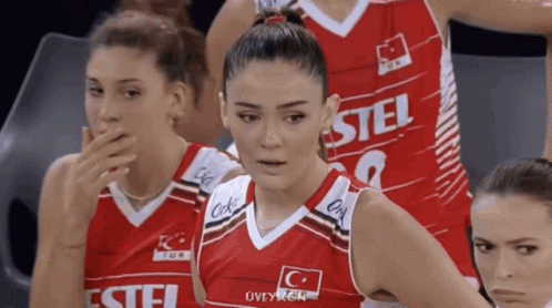 Zehra Güneş’in kardeşi Mina Güneş kimdir, nerede oynuyor? Ablasının sürprizi gündem oldu