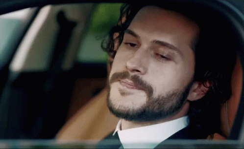 Yeni imajıyla dikkat çeken Alperen Duymaz’ın partneriyle yaş farkı gündem oldu