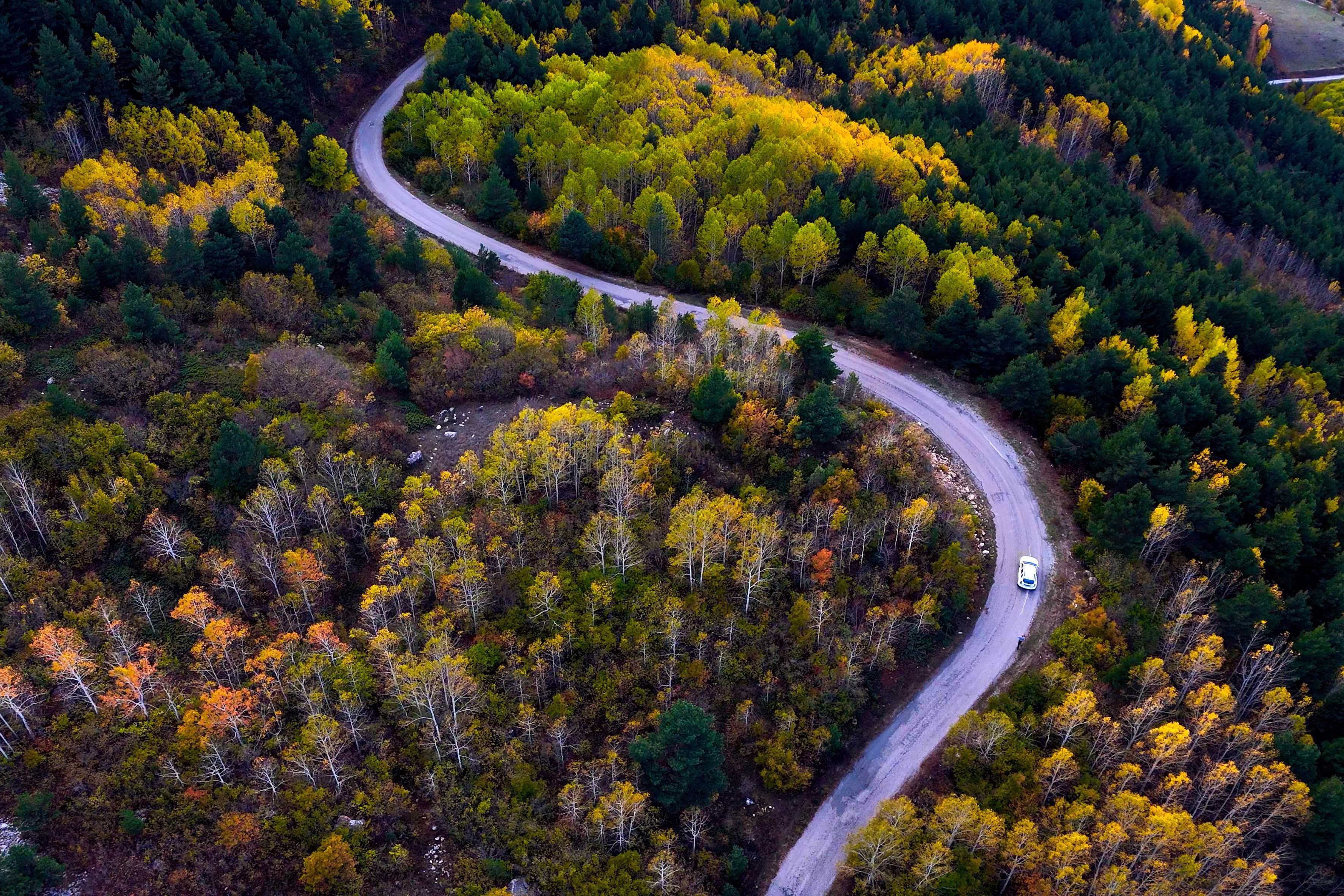 Gümüşhane’de Sonbahar ve Kış Aynı Karede: Alpleri Aratmayan Manzaralar