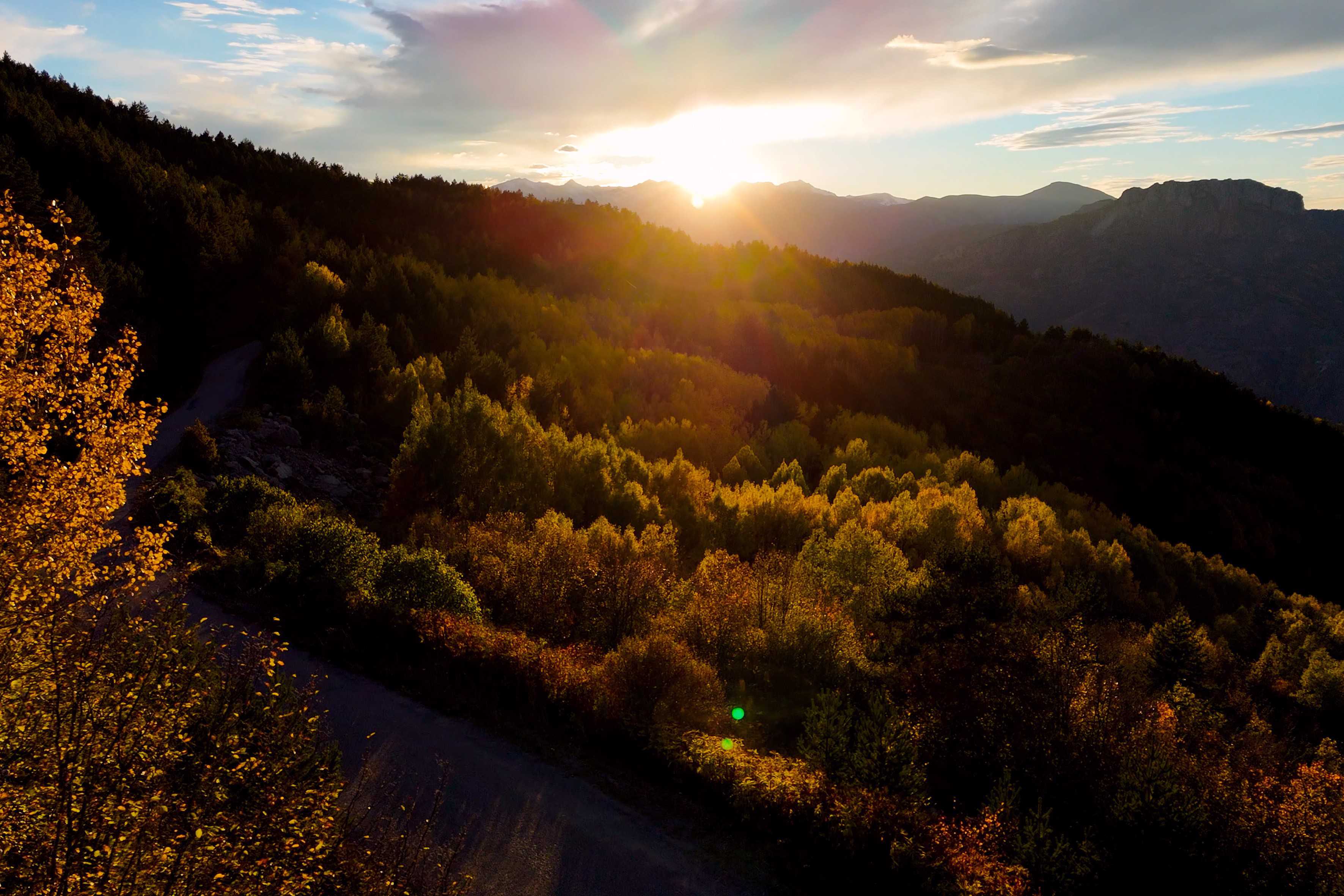 Gümüşhane’de Sonbahar ve Kış Aynı Karede: Alpleri Aratmayan Manzaralar