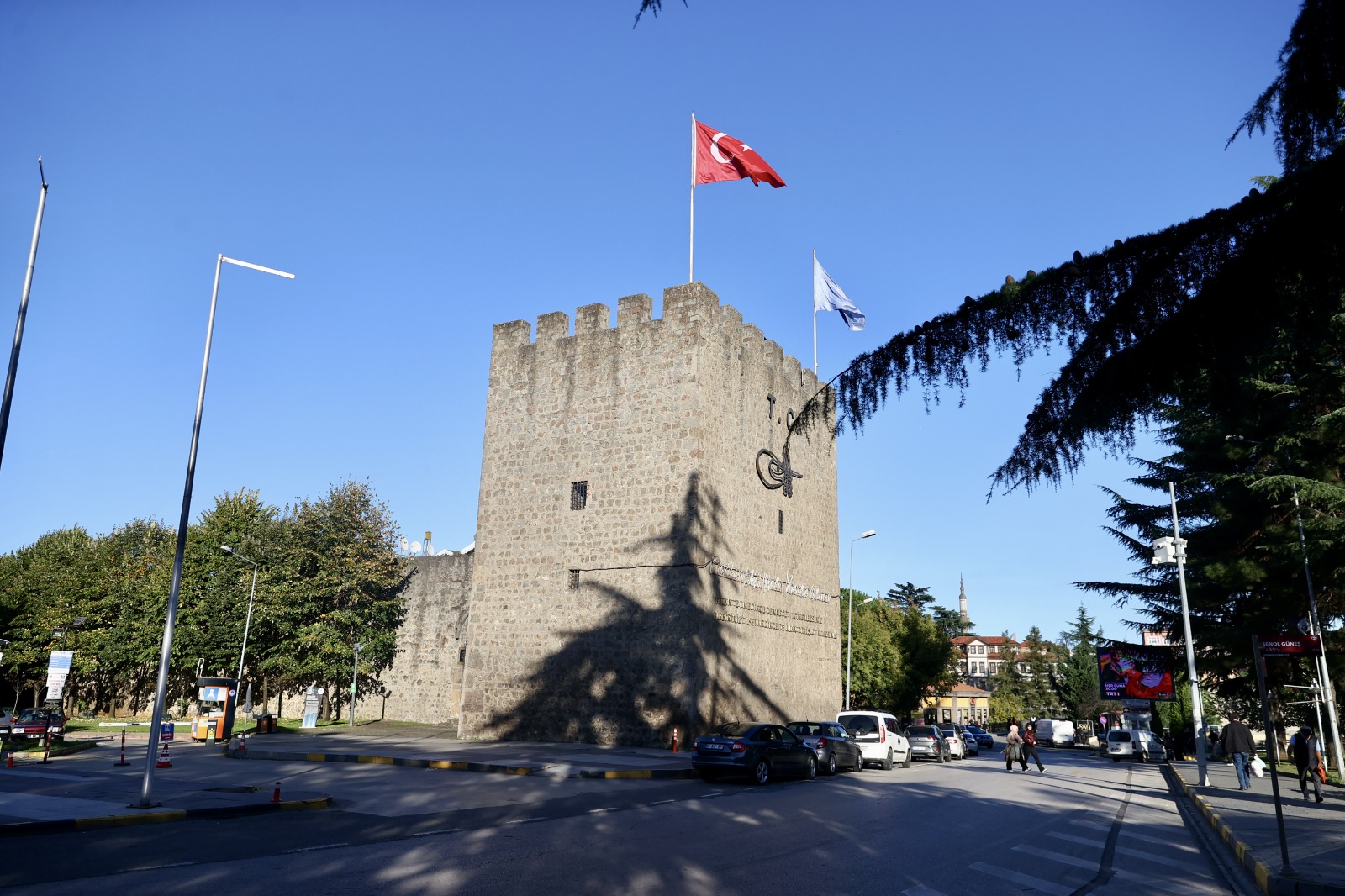 Tarihi Zağnos Burcu'ndaki kütüphane 29 yıldır öğrencilerin gözdesi