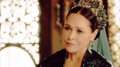 Hülya Avşar’dan yerli sağlık yatırımı: Siyah kumla ağrıya çözüm