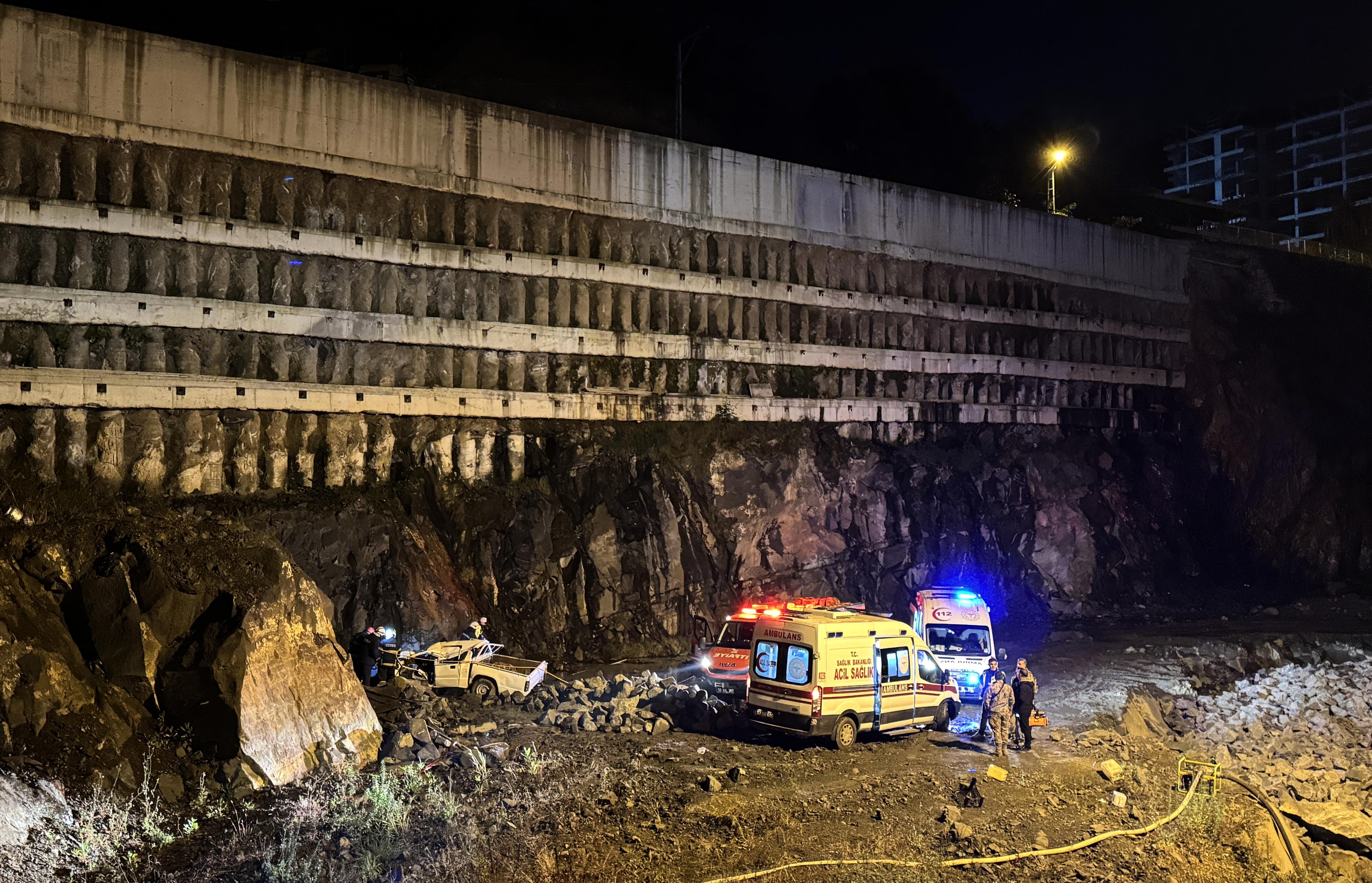 A A 20251129 39841086 39841084 R I Z E D E B A R I Y E R E C A R P I P B O S L U G A D U S E N K A M Y O N E T I N S U R U C U S U O L D U