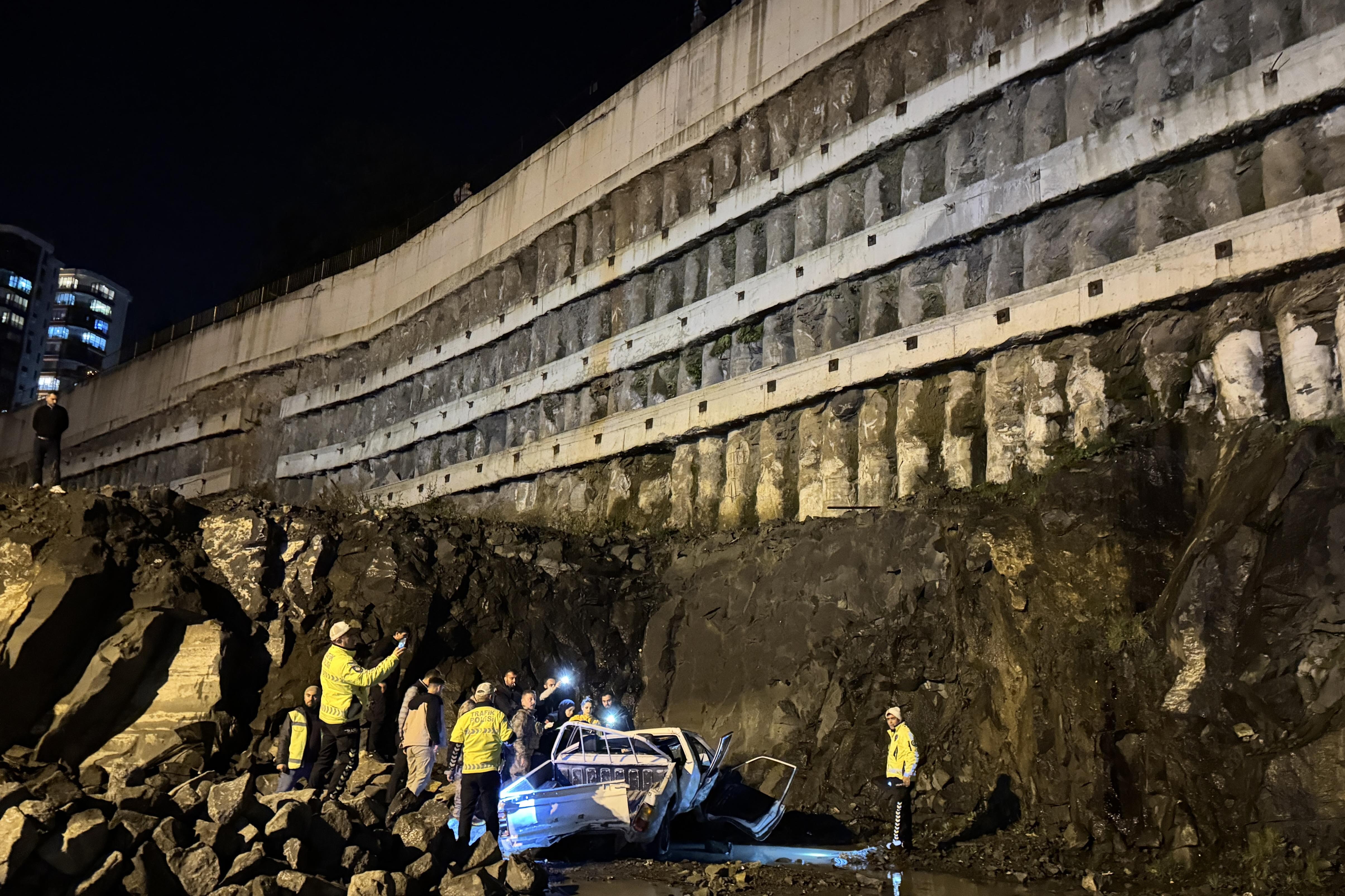 A A 20251129 39841086 39841085 R I Z E D E B A R I Y E R E C A R P I P B O S L U G A D U S E N K A M Y O N E T I N S U R U C U S U O L D U