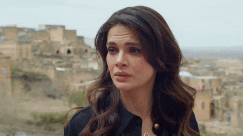 Başarısı ödülle taçlandı: Sinem Ünsal’a Uzak Şehir dizisinden büyük ödül