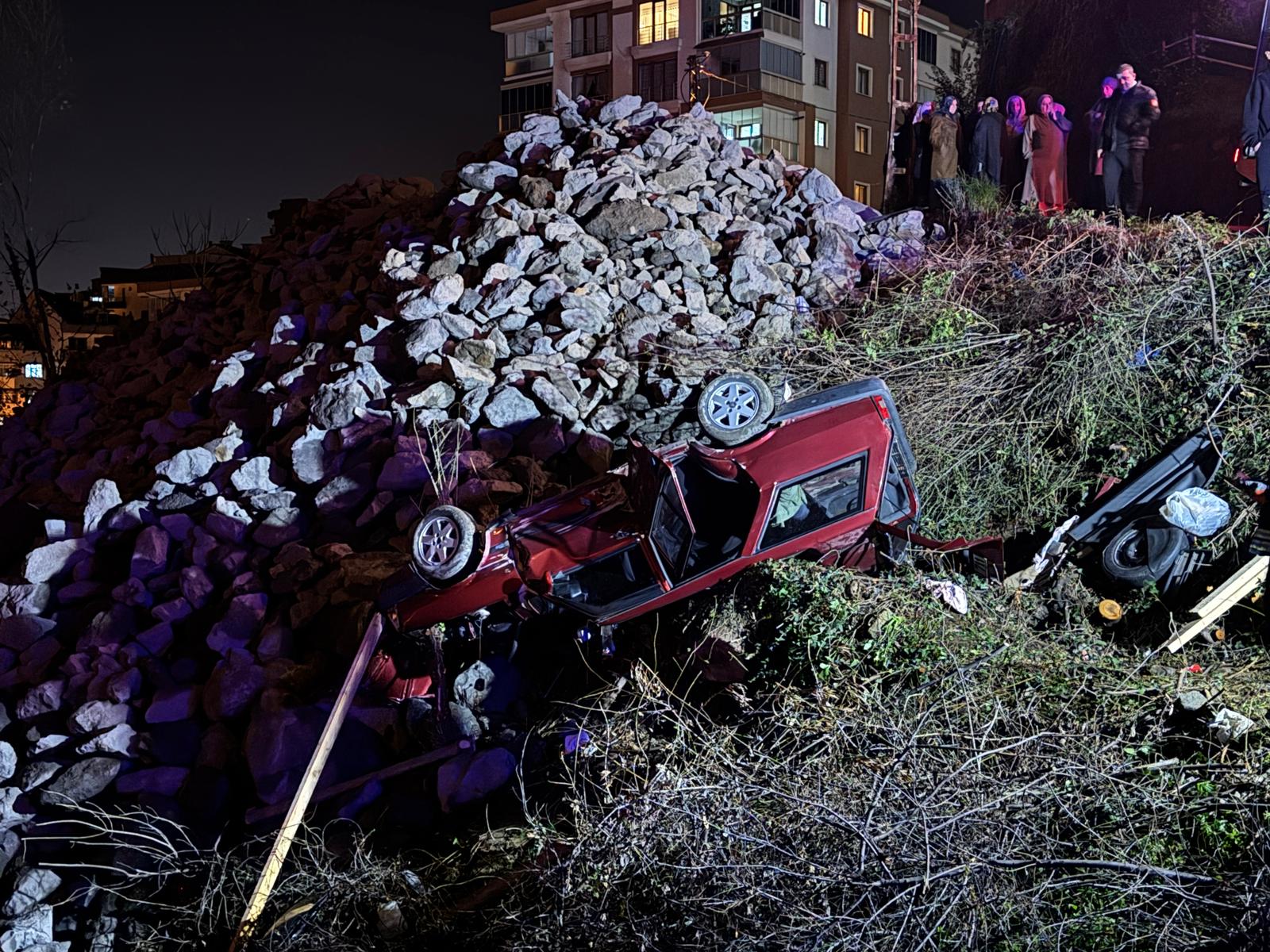 A A 20251219 40027405 40027404 T R A B Z O N D A O T O M O B I L I N S A R A M P O L E D E V R I L D I G I K A Z A D A 1 K I S I O L D U 3 K I S I Y A R A L A N D I