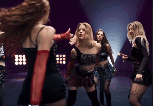 Manifest Grubu Üyelerine Hapis Cezası: Mahkemeden Şartlı Karar