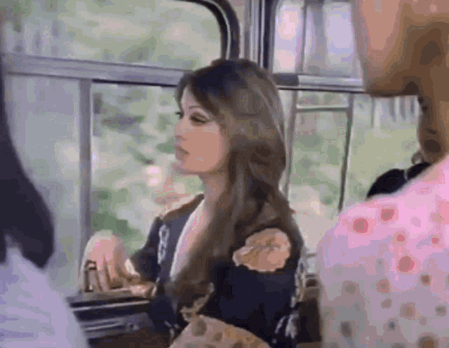 Yeşilçam’ın yıldızı Gülşen Bubikoğlu’ndan yeni yaş paylaşımı: Zarif duruşuyla dikkat çekti