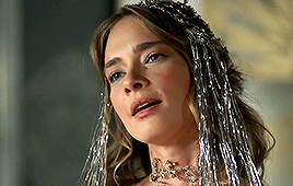 Müge Boz ve Caner Erdeniz Türkiye'yi terk etti: Tepkiler büyüyor