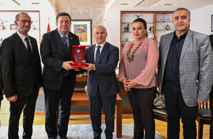 12D985C4 55C0 4A13 B9B0 8Be34215D650 1774684070 958 X750