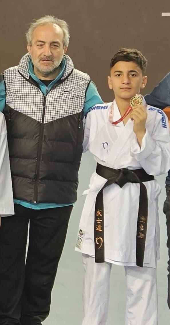 6111E00A 7Ac4 4D4B 8797 6Dab83Fe2639