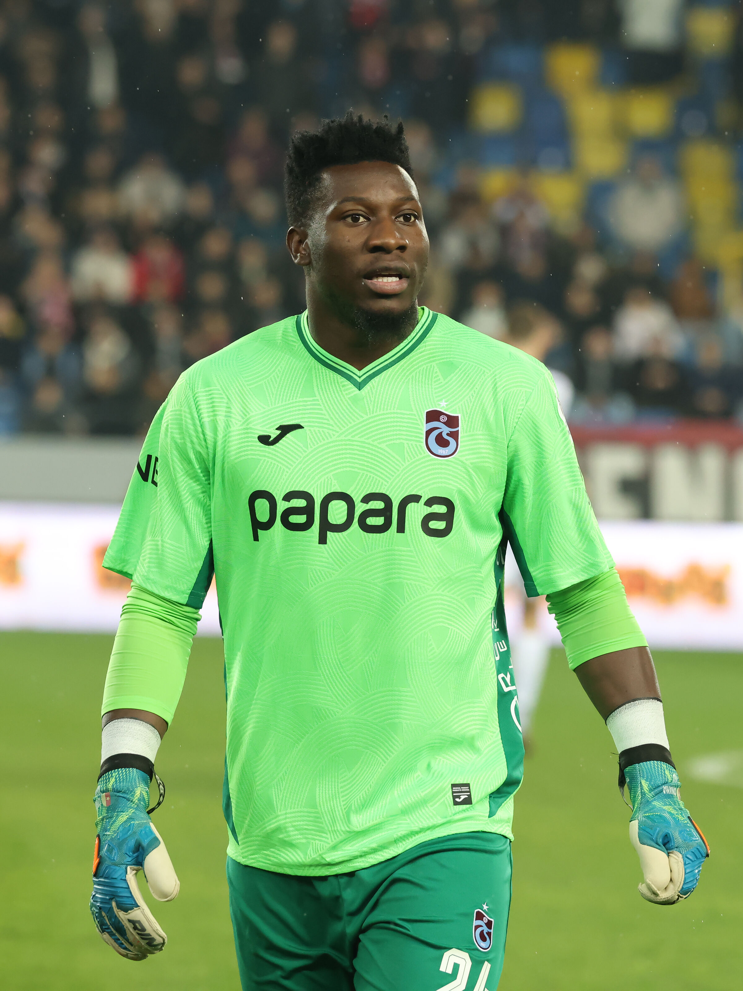 Onana (2)-9