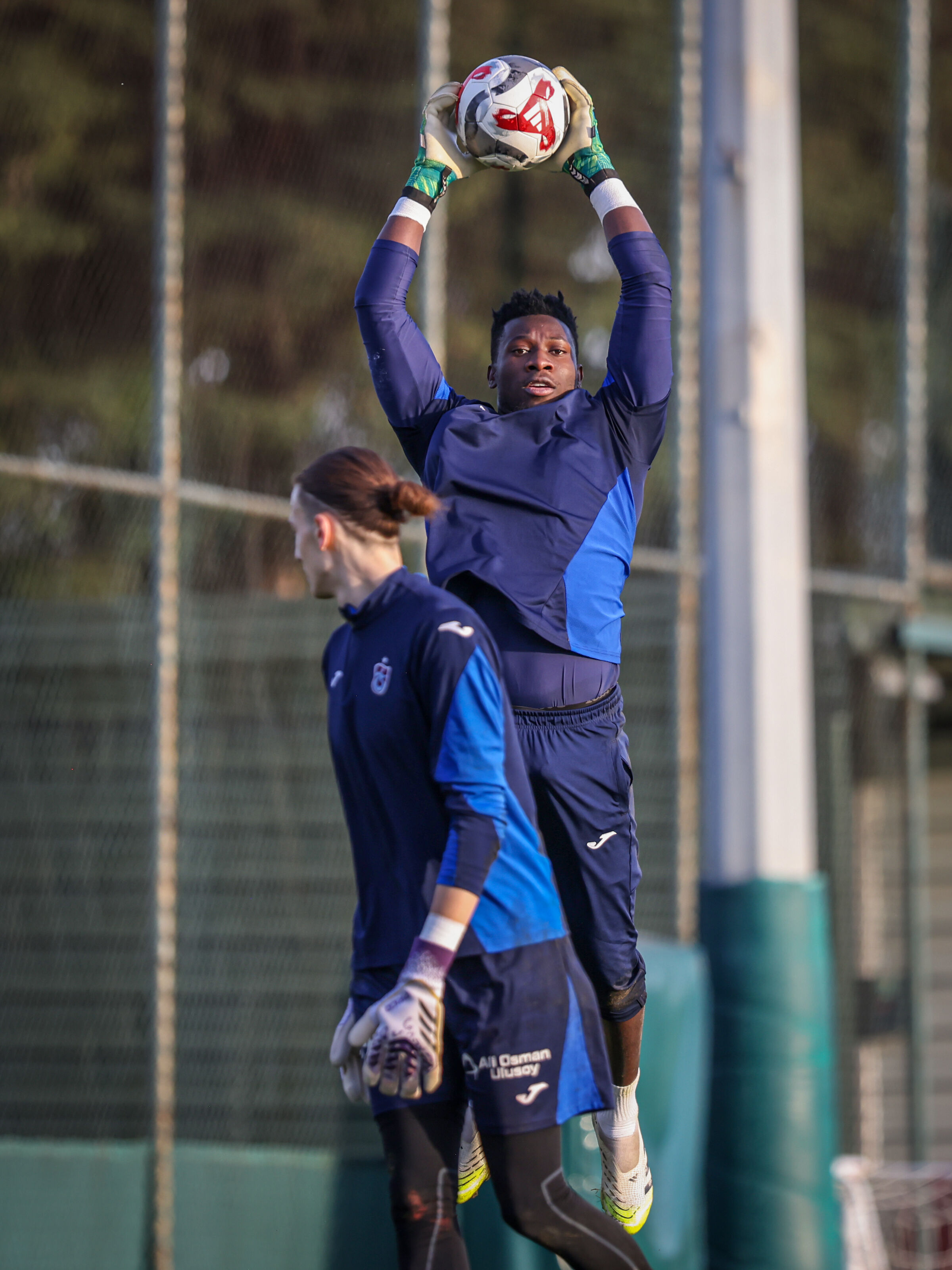 Onana-57