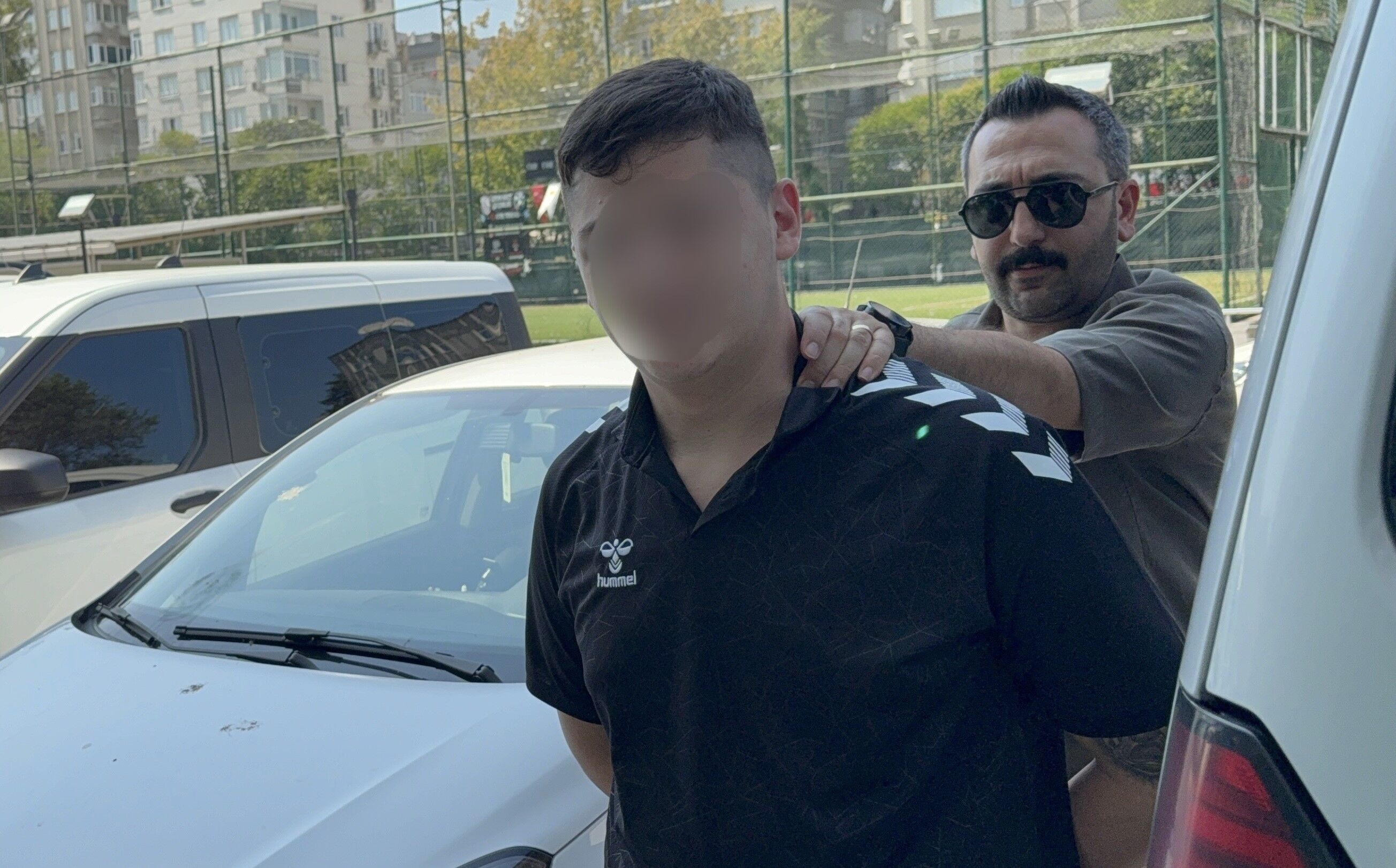 Samsun’da Bıçaklı Kavga: 2 Yaralı, 17 Yaşındaki Çocuk Gözaltında