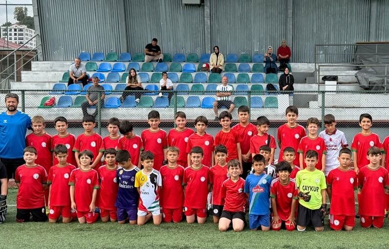 Çaykurspor’un 20 Yıllık Yaz Futbol Okuluna Bu Yıl da Yoğun İlgi