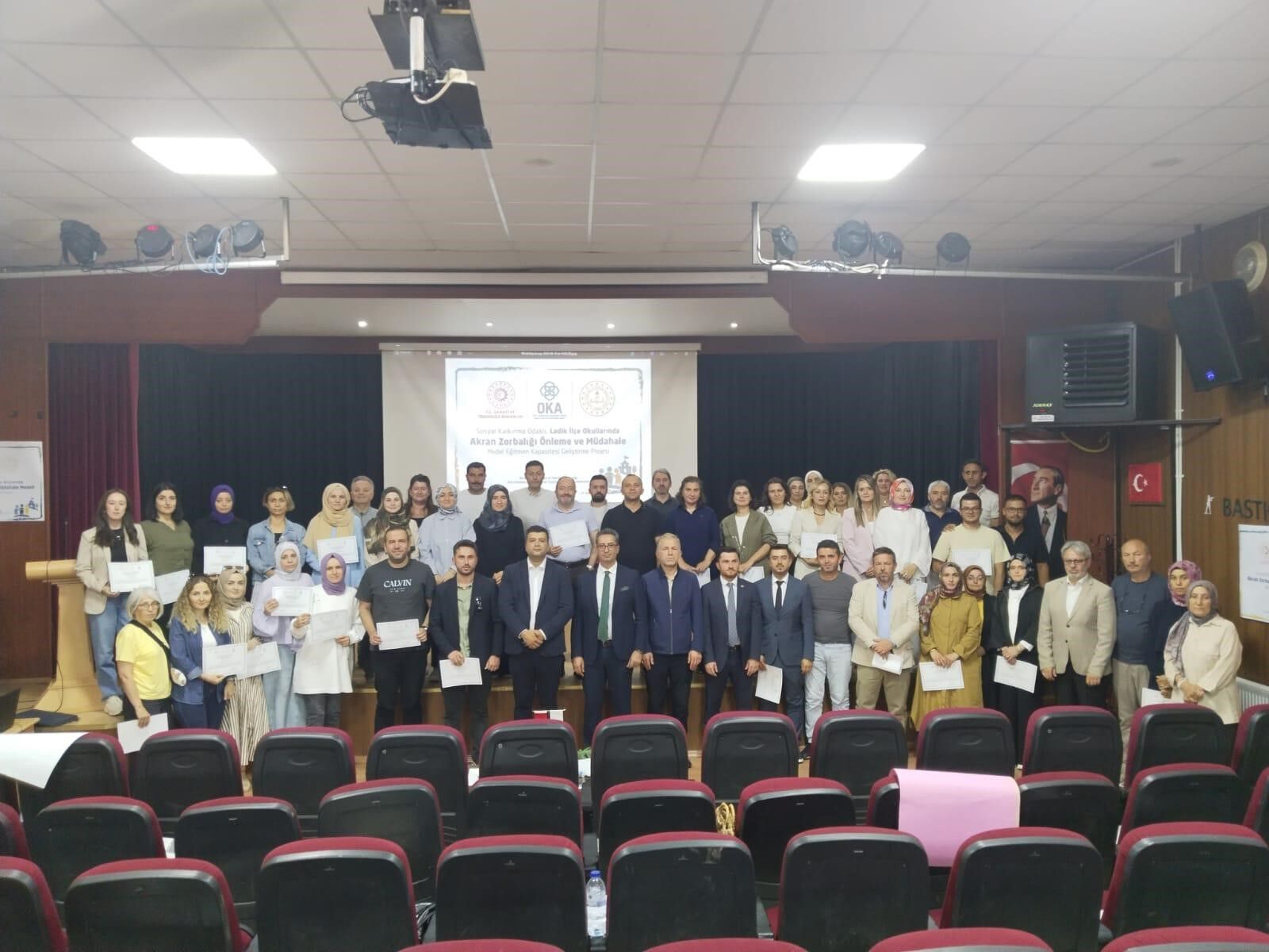 Ladik’te akran zorbalığına karşı 50 öğretmene özel eğitim