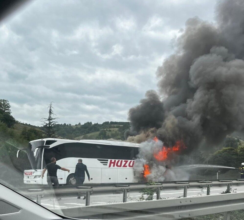 Karadeniz'de otobüs yangını: Yolcular ölümden döndü