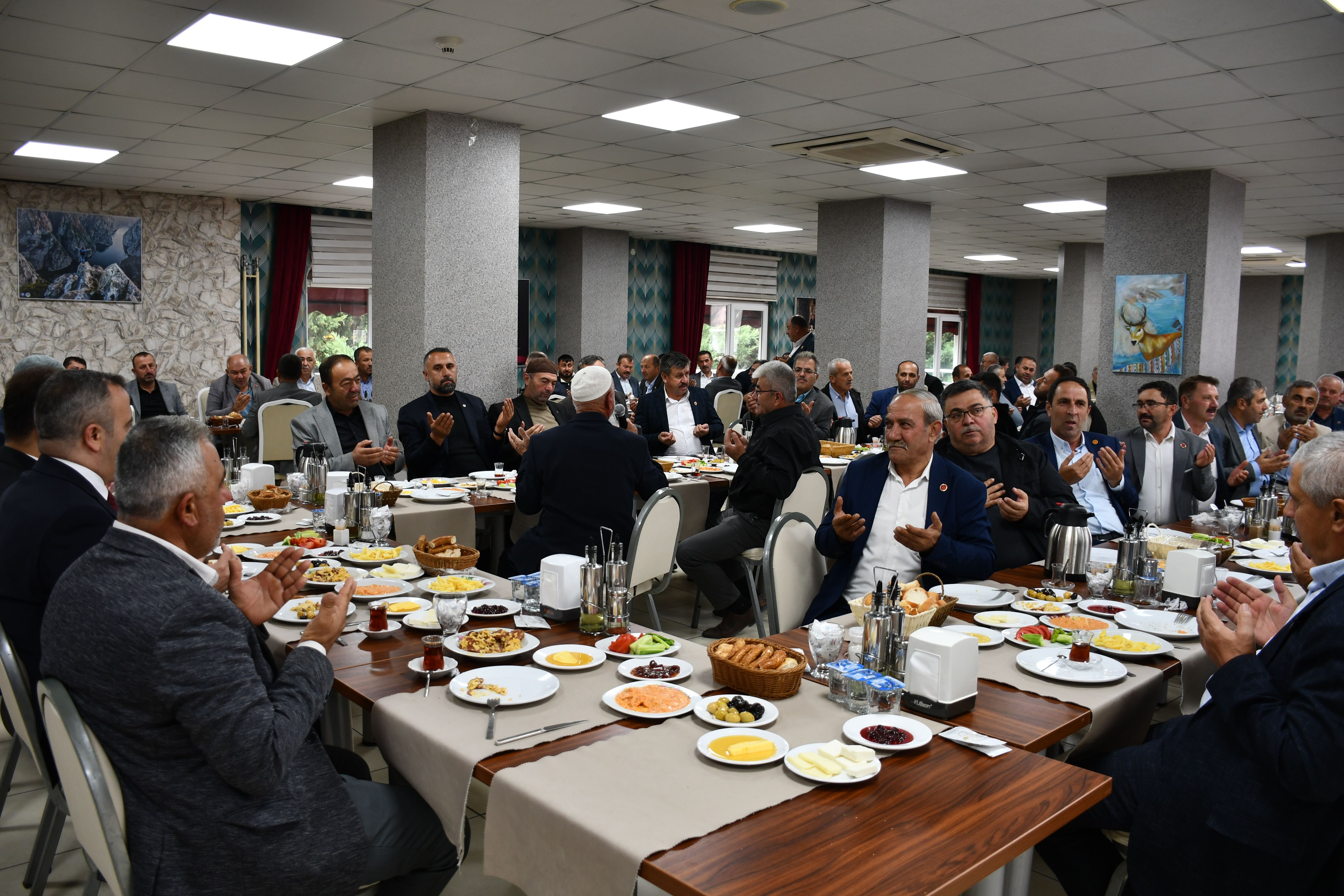Samsun'da Muhtarlar Buluştu! Başkan Gül'den İş Birliği Mesajı