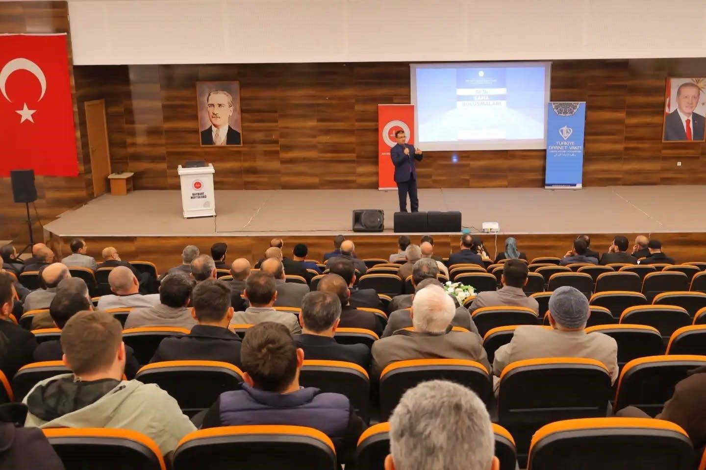 Bayburt'ta din görevlilerine yönelik istişare ve gelişim programı düzenlendi