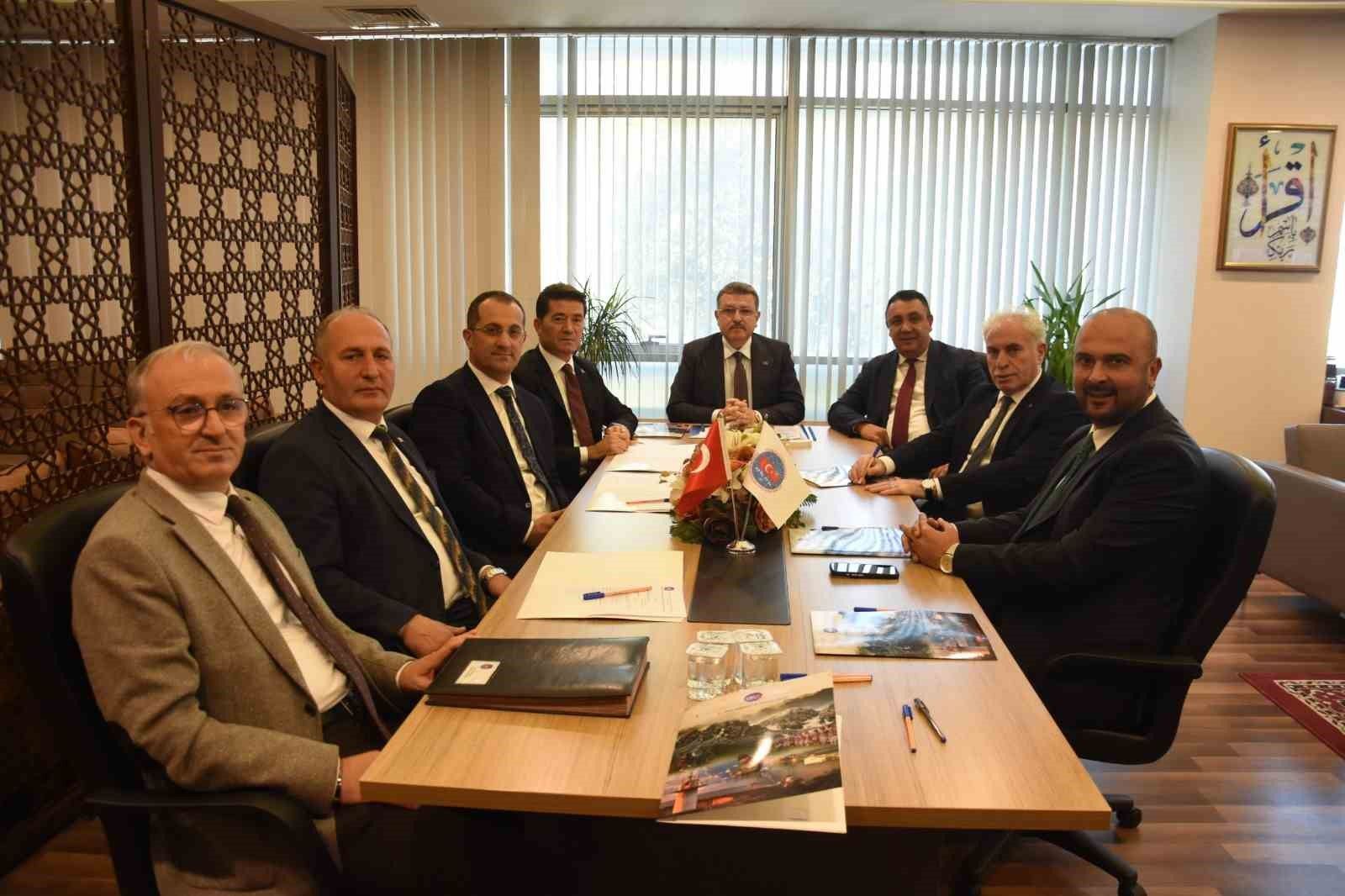 Doğu Karadeniz Belediyeler Birliği Gümüşhane'de toplandı